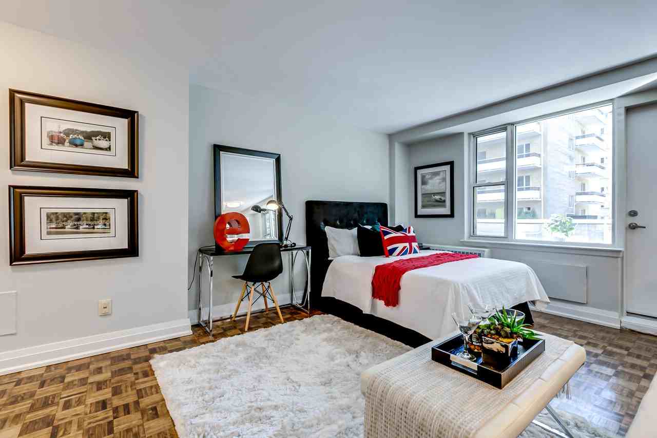 550 Jarvis St - Photo 5 of 10