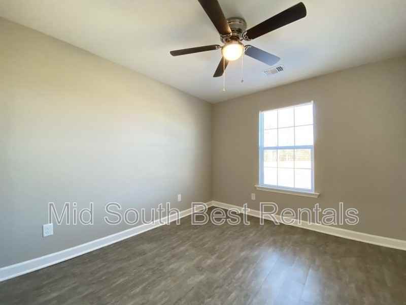 501 Meadowlark St - Photo 4 of 8