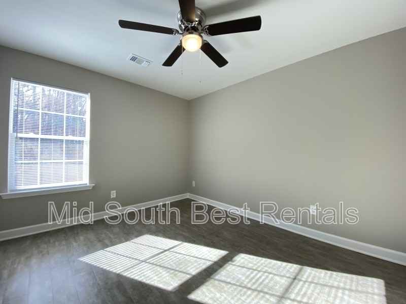 501 Meadowlark St - Photo 5 of 8