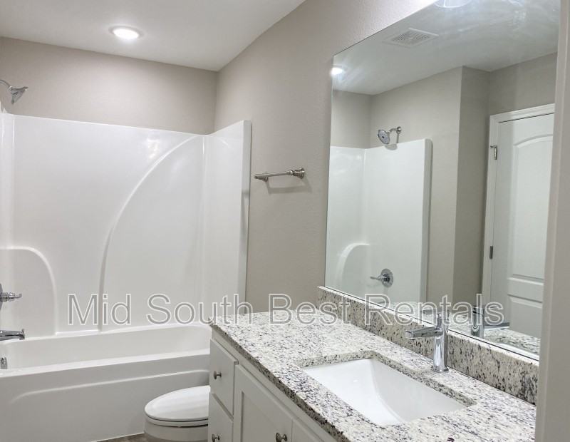 501 Meadowlark St - Photo 7 of 8