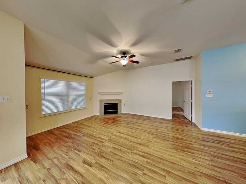 10416 Lake Bend Trl - Photo 2 of 20