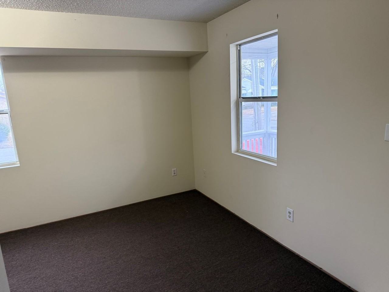 1016 Southern Ave - Photo 5 of 20