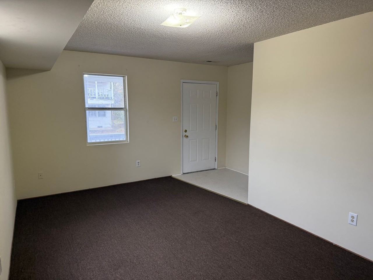 1016 Southern Ave - Photo 6 of 20