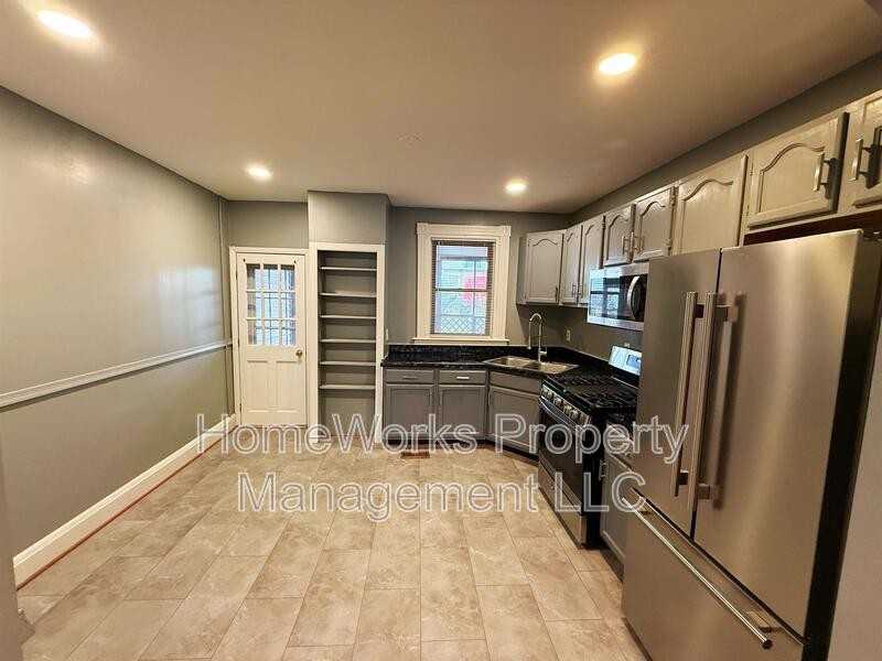 1465 Stevenson St - Photo 3 of 18