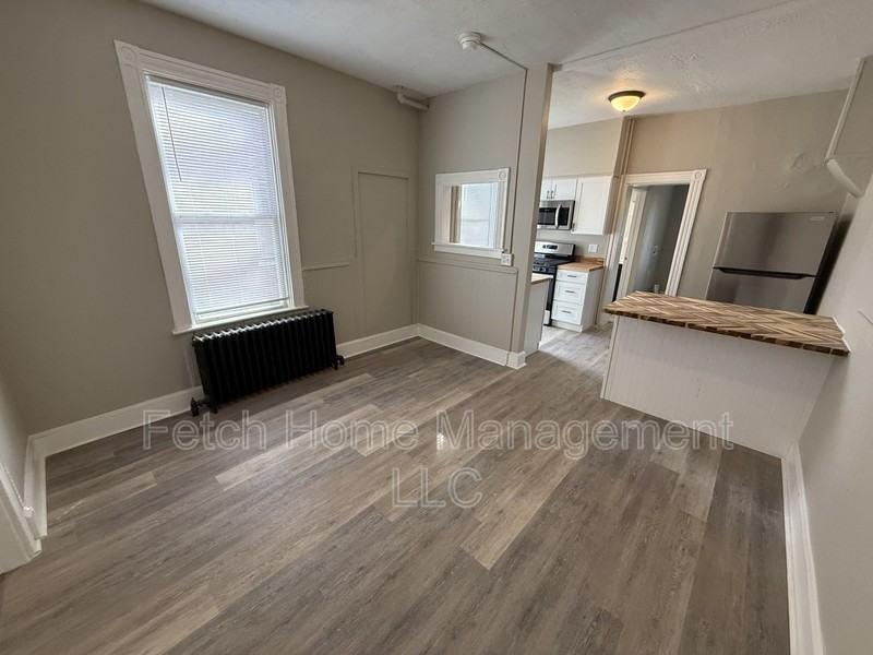 552 Pershing Ave - Photo 3 of 23