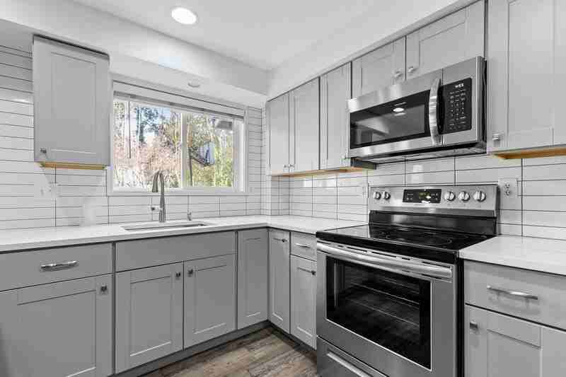 16480 Southwest Gleneagle Drive - Photo 3 of 29