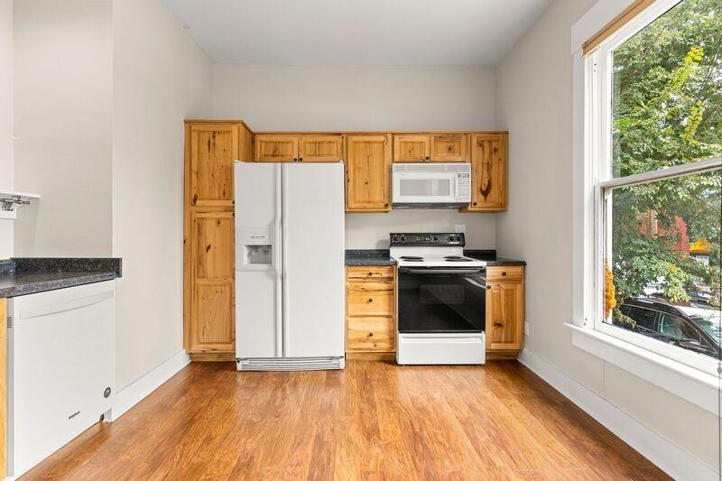 2101 Nw Hoyt St - Photo 3 of 18