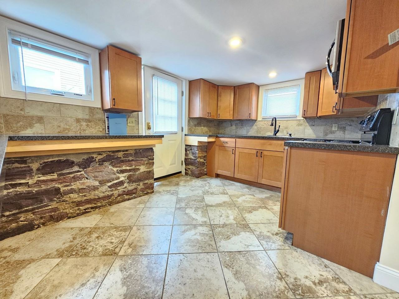 84 Marble Ave - Photo 2 of 11