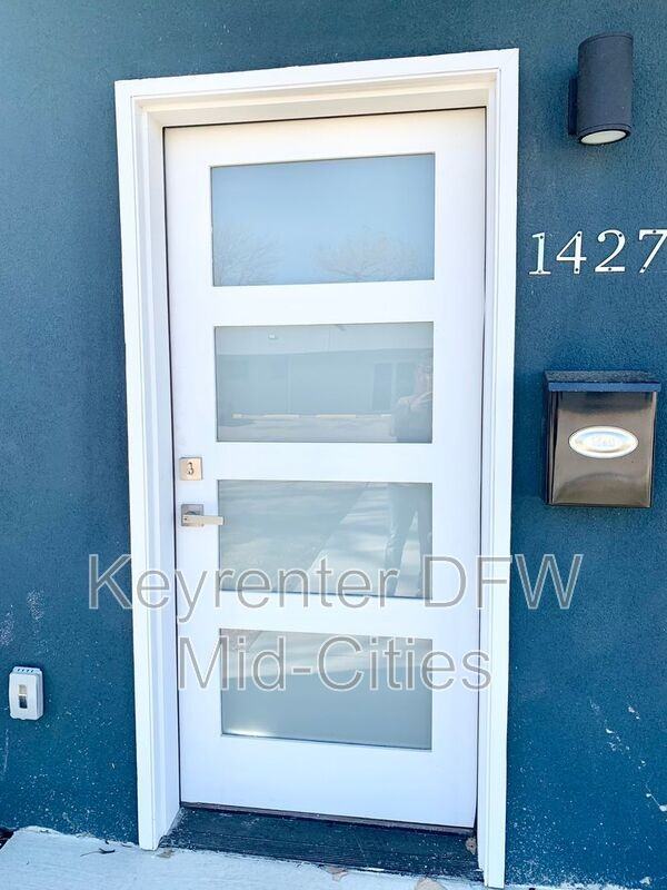1427 Pearson St - Photo 2 of 33