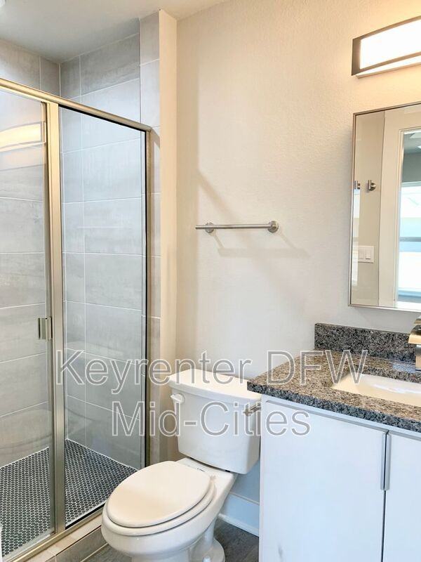 1427 Pearson St - Photo 5 of 33