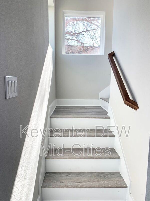 1427 Pearson St - Photo 6 of 33