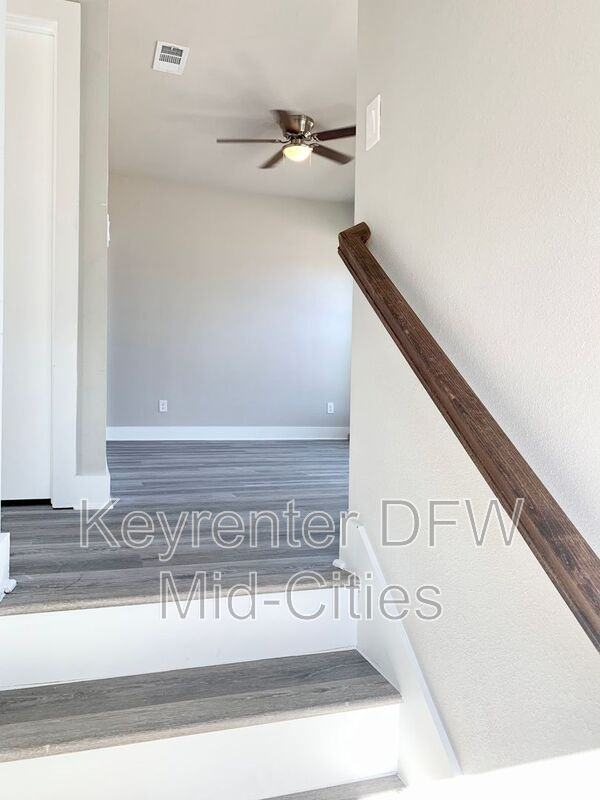 1427 Pearson St - Photo 7 of 33