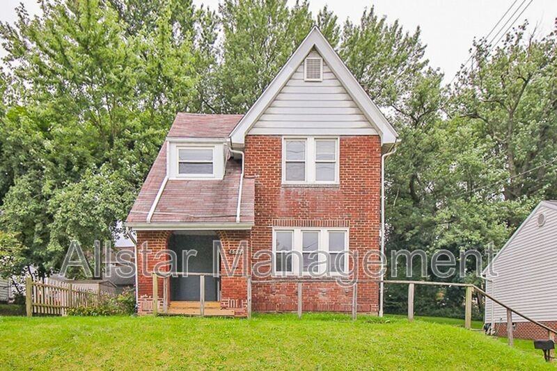 1562 Huguelet St - Photo 3 of 35