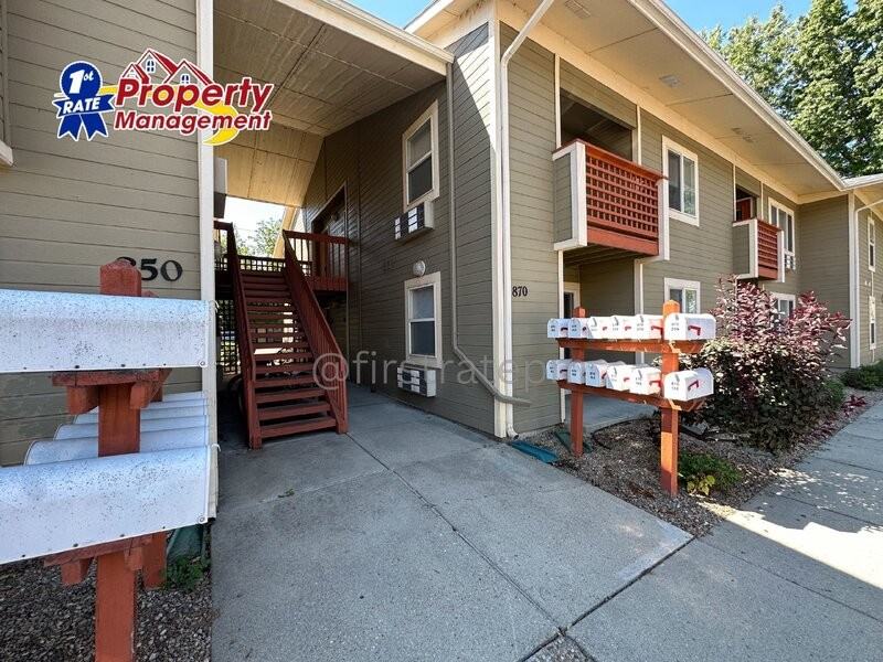 850 W Belmont St #106 - Photo 3 of 20