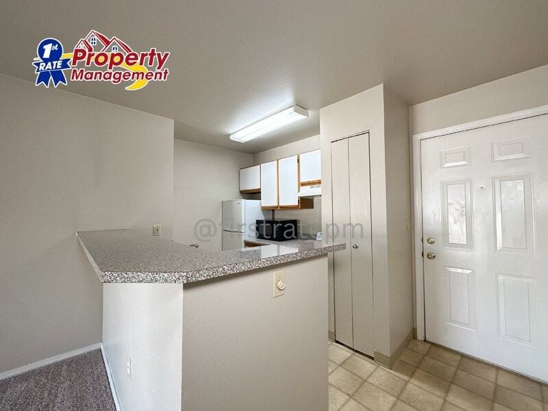 850 W Belmont St #106 - Photo 4 of 20