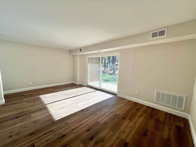 1014 Sandlin Pl #B - Photo 5 of 18