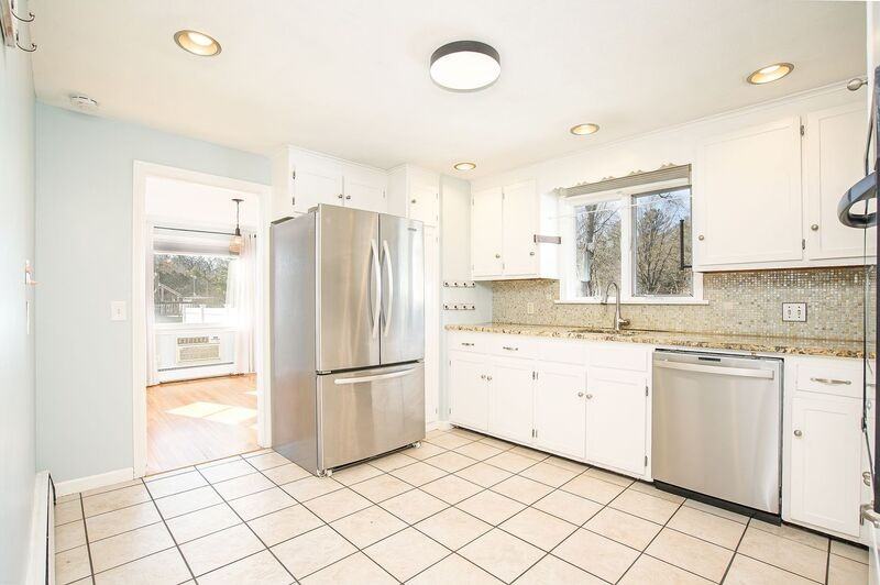 112 Kenmore Dr - Photo 2 of 30