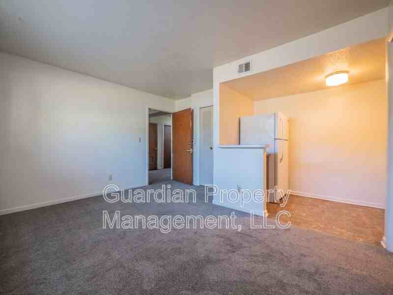 1121 N College Dr #34 - Photo 4 of 9