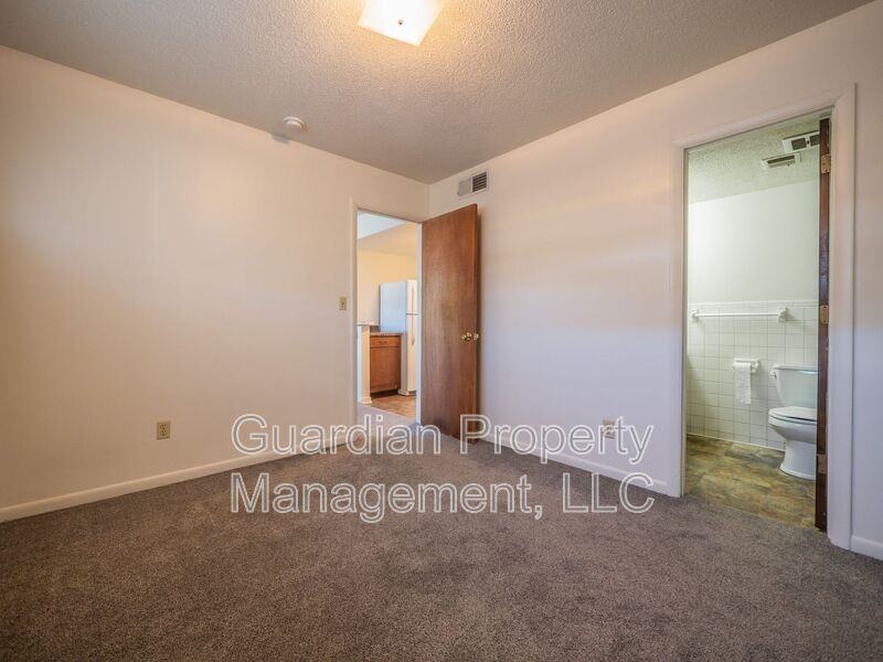 1121 N College Dr #34 - Photo 7 of 9