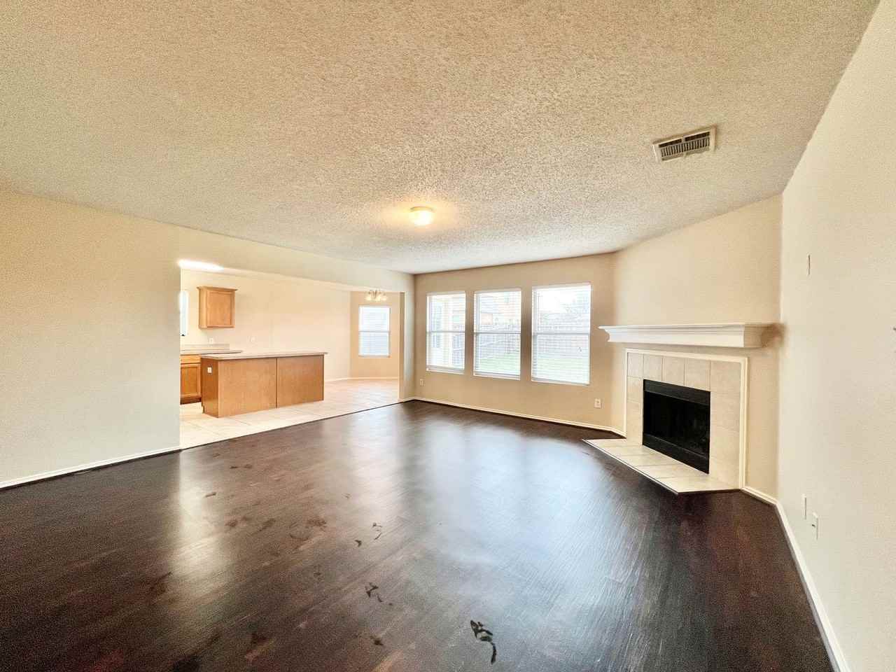9925 George Washington Dr - Photo 3 of 29