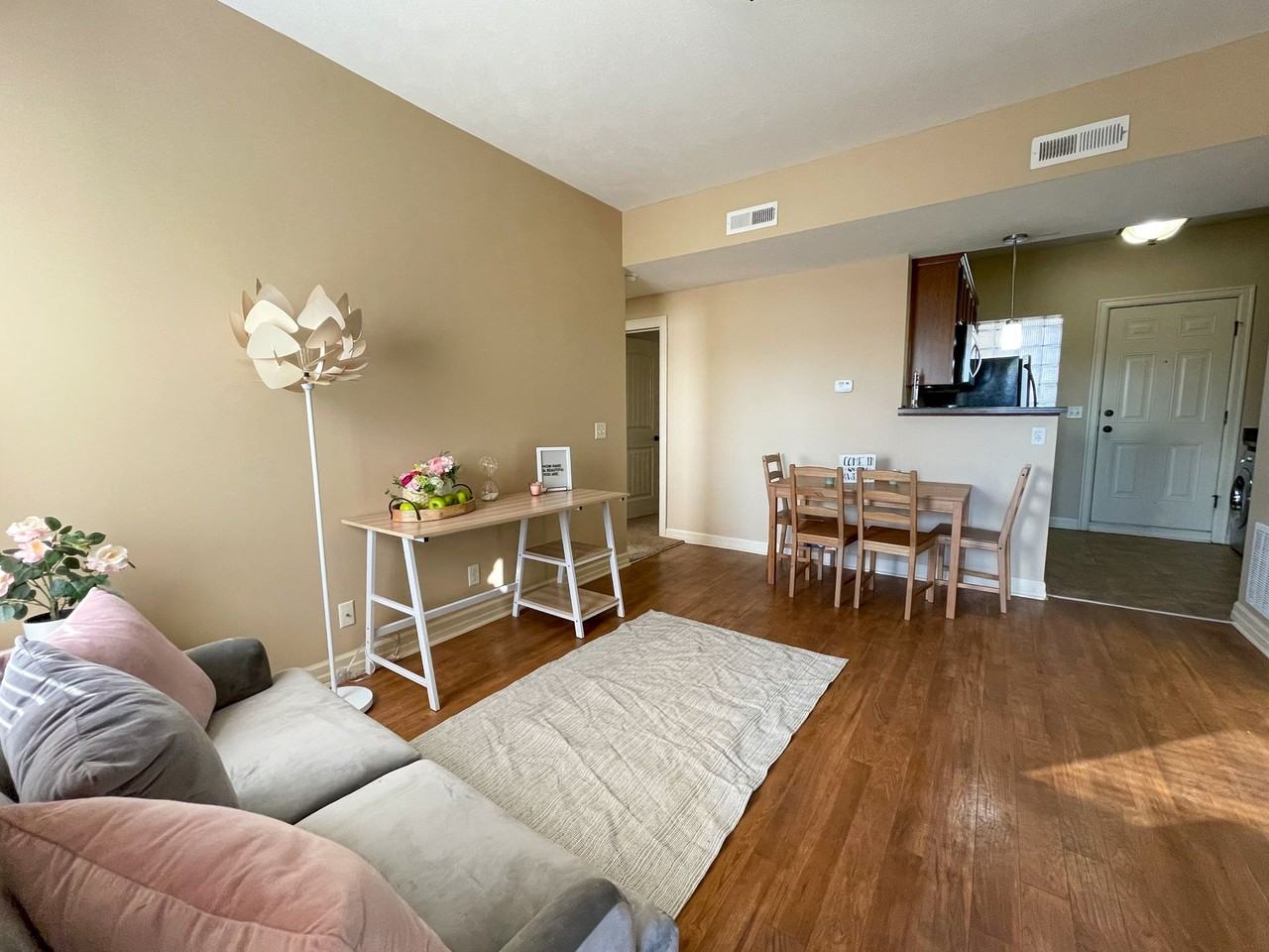 The Melrose - Photo 6 of 14