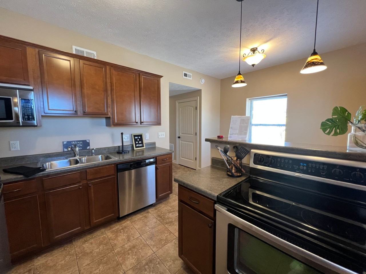 The Melrose - Photo 4 of 14