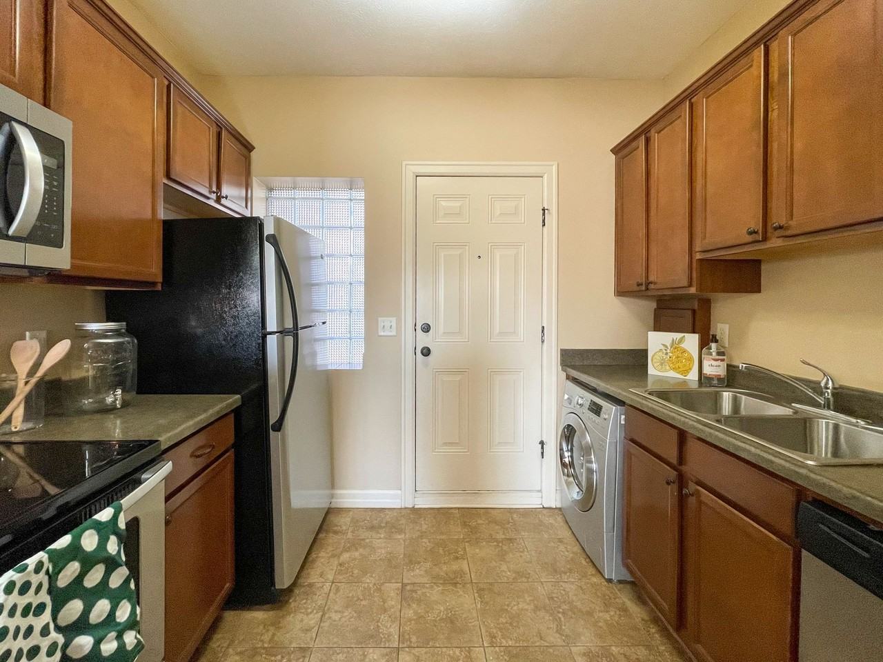 The Melrose - Photo 2 of 14