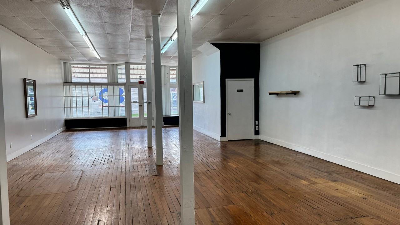 122 9th Street Unit A - Photo 2 of 5