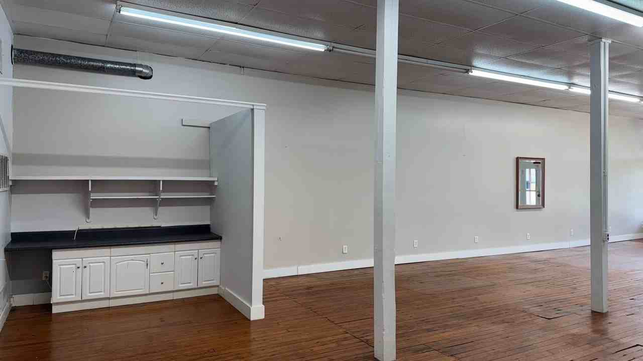 122 9th Street Unit A - Photo 3 of 5