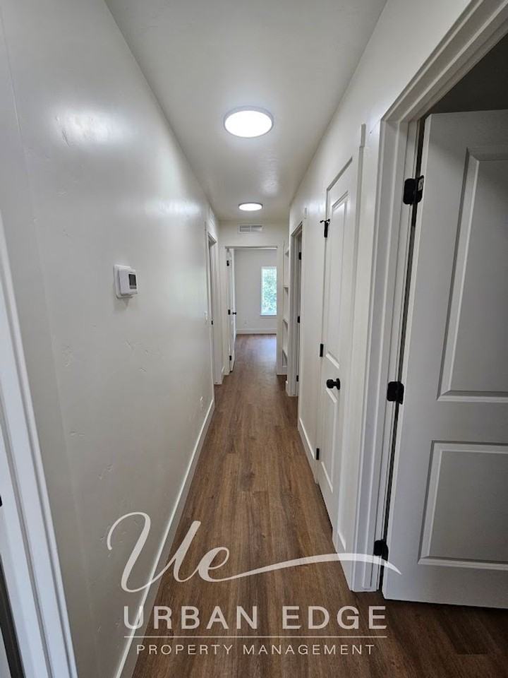 356 Nw Bradford Ave - Photo 4 of 15