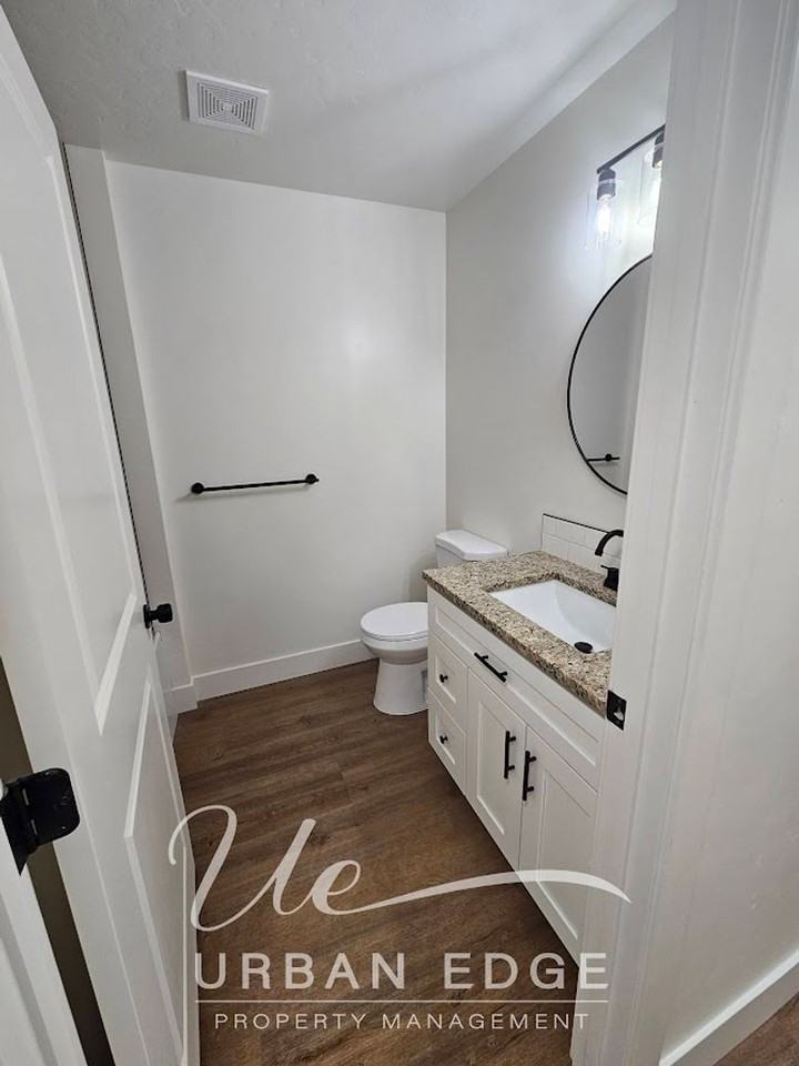 356 Nw Bradford Ave - Photo 5 of 15