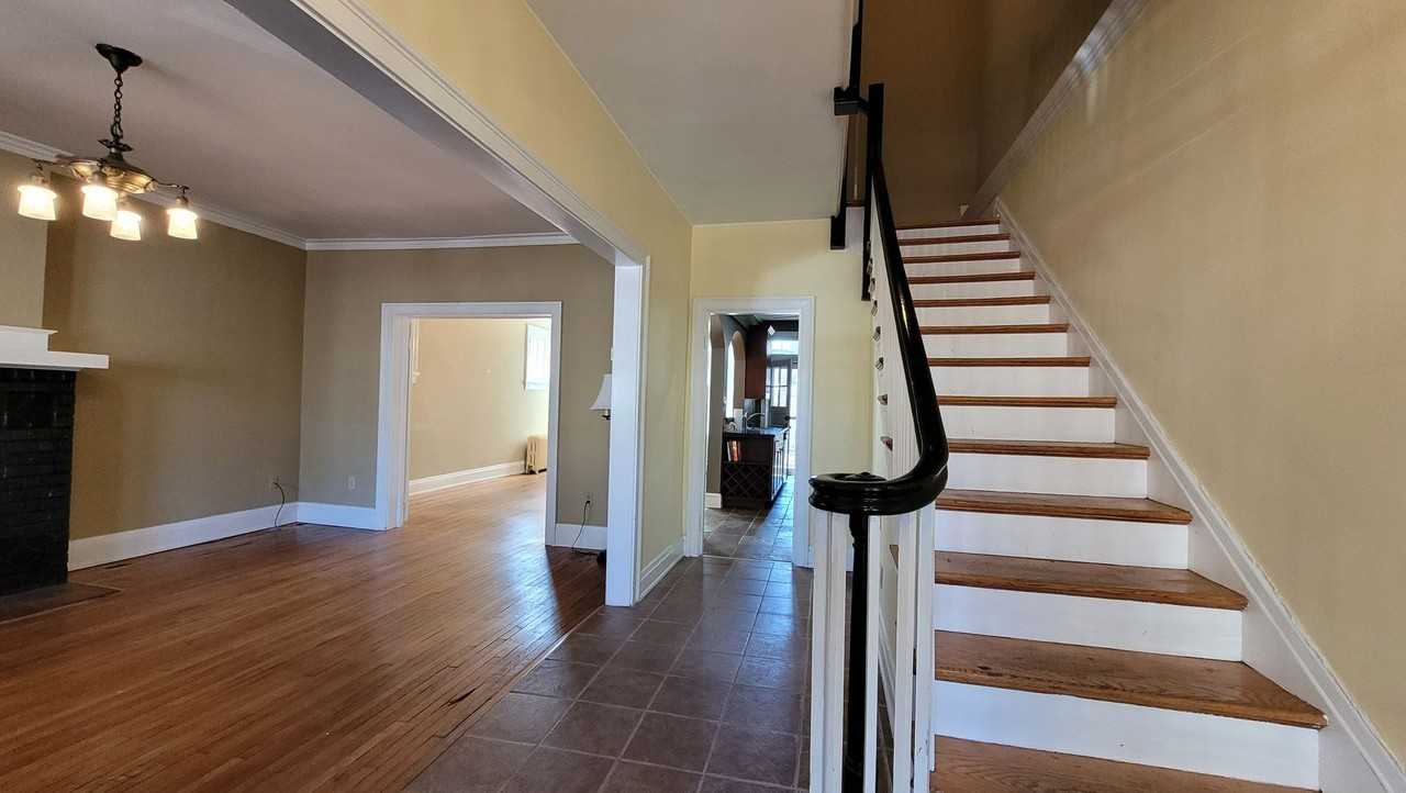 3213 W Grace St - Photo 3 of 29