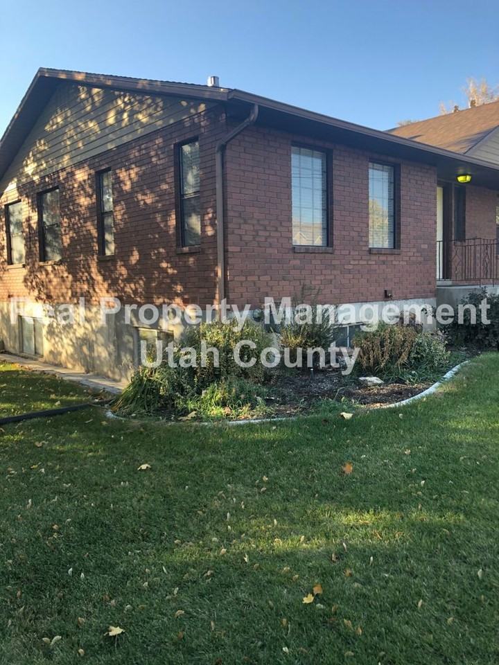 1639 N 1200 E - Photo 4 of 50