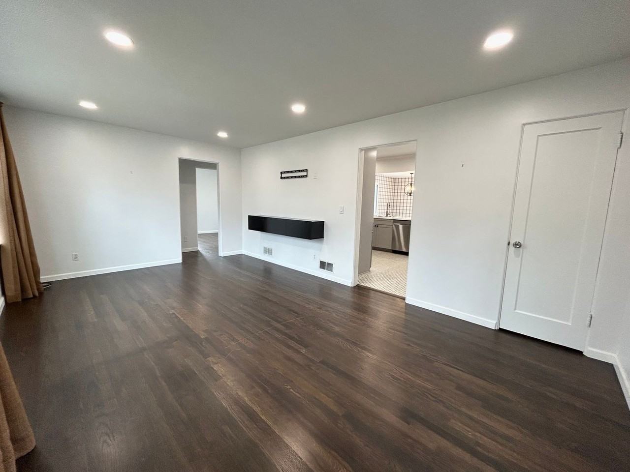 215 S Mark St - Photo 2 of 17