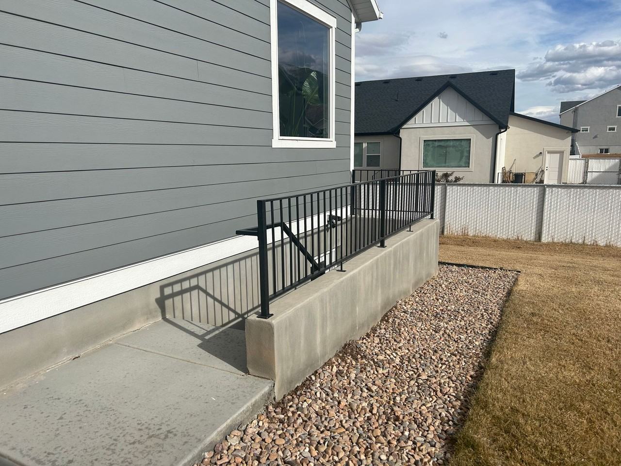 286 W Saddlebrook Dr - Photo 3 of 50