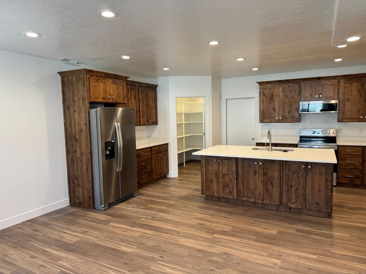 286 W Saddlebrook Dr - Photo 7 of 50