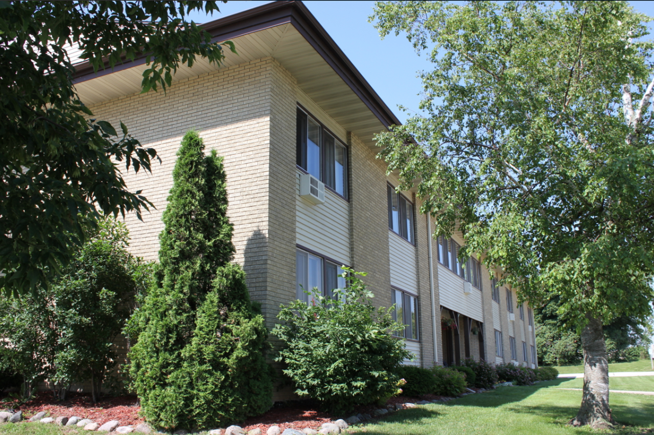 Lakeshore North Apartments - Photo 5 of 5