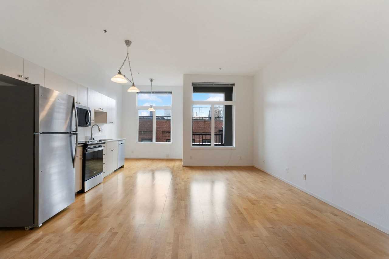 618 Nw 12th Ave #305 - Photo 2 of 24