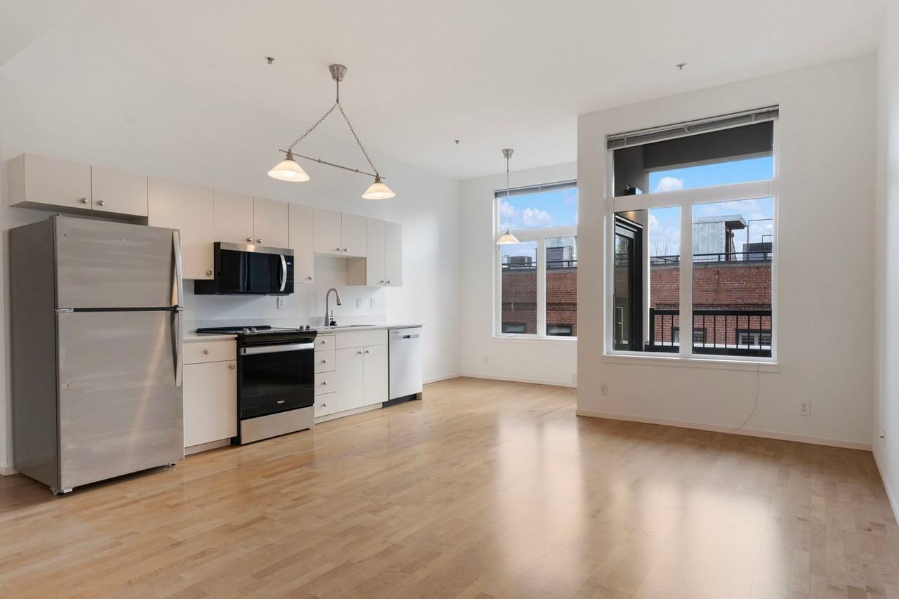 618 Nw 12th Ave #305 - Photo 3 of 24