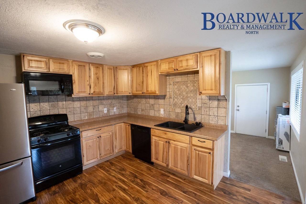 1633 N 400 W - Photo 2 of 23