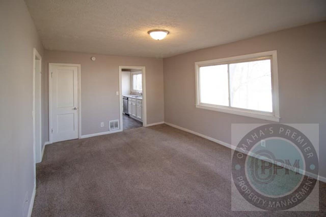 3228 N 40th St - Photo 3 of 16