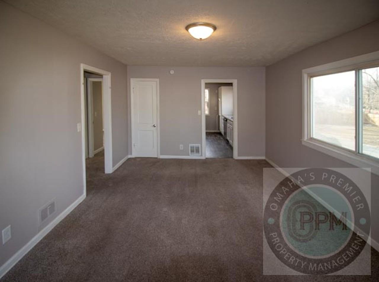 3228 N 40th St - Photo 4 of 17