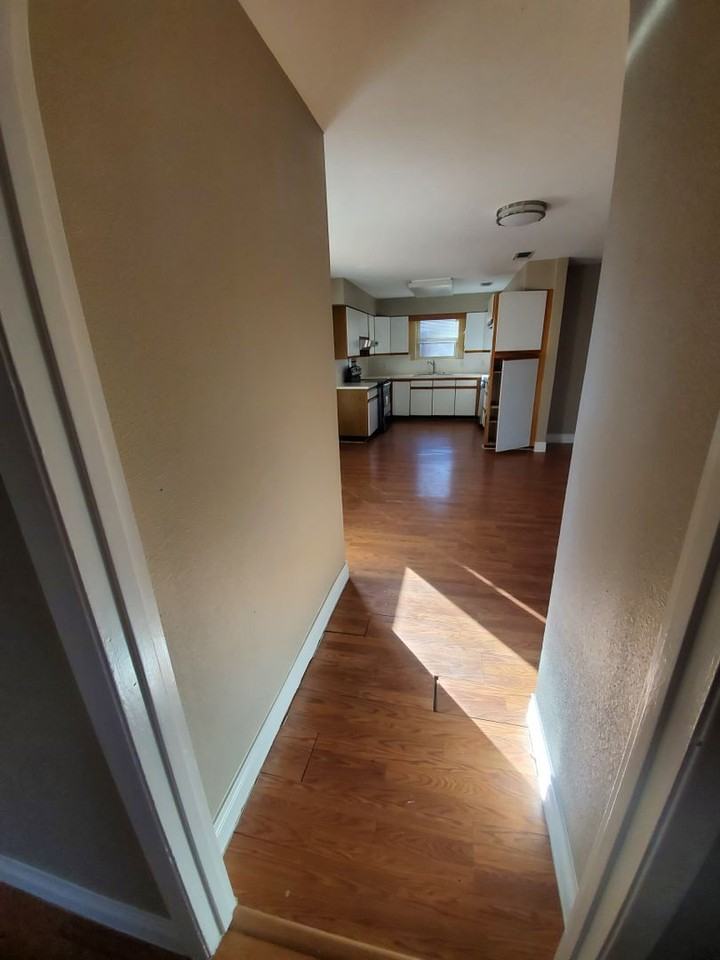 2202 Royal Oaks Dr - Photo 3 of 19