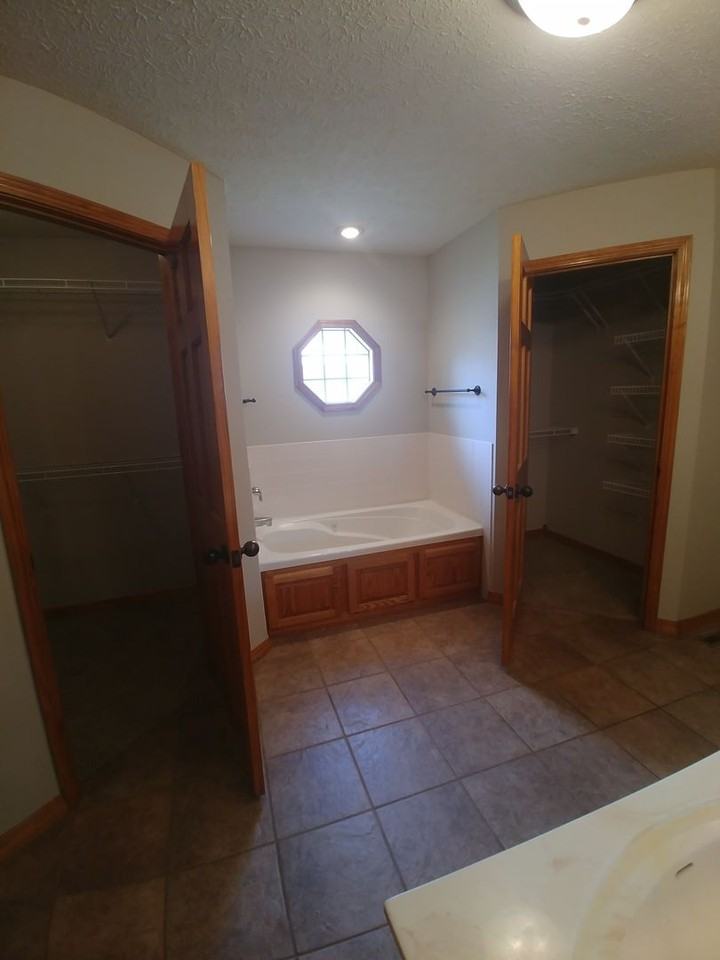 1201 E Eagle Rock Dr - Photo 5 of 9