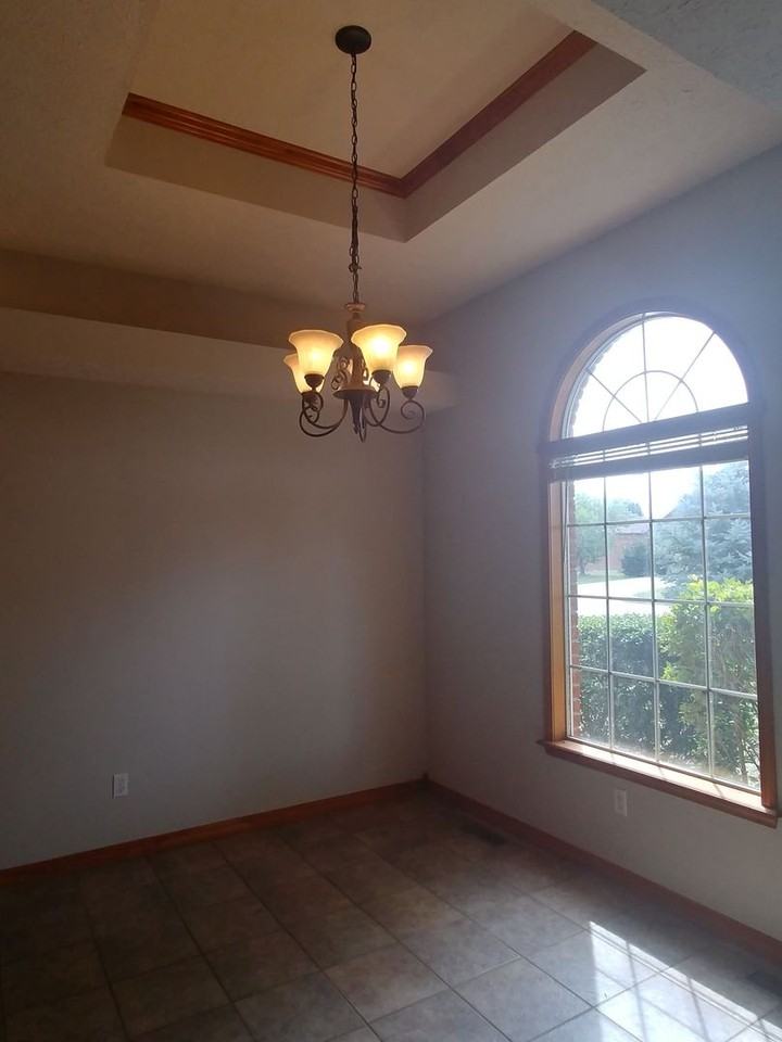 1201 E Eagle Rock Dr - Photo 6 of 9