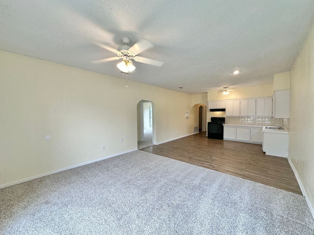 908 S 25th St - Photo 3 of 30