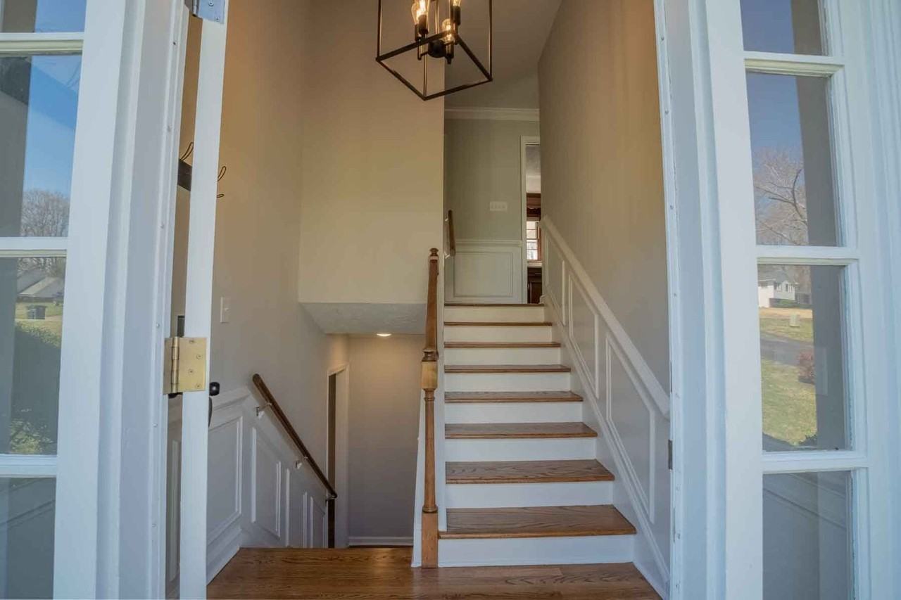 123 Temple Cir - Photo 3 of 29