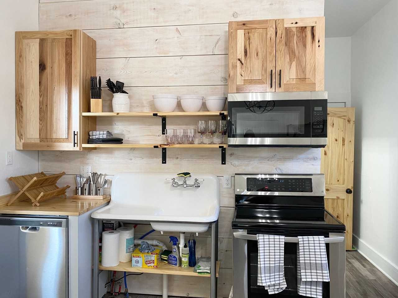 200 200 8th Ave SW - Clark Bronze - Photo 2 of 13