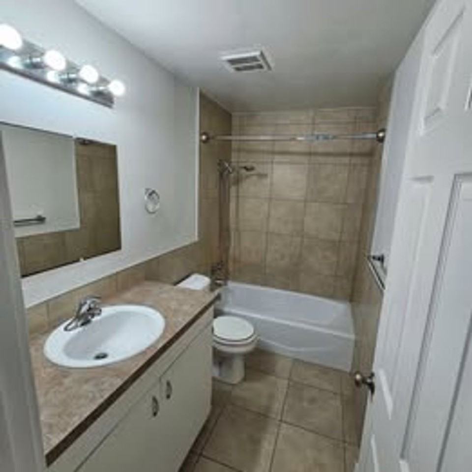 40410 Meridian E #7 - Photo 3 of 6