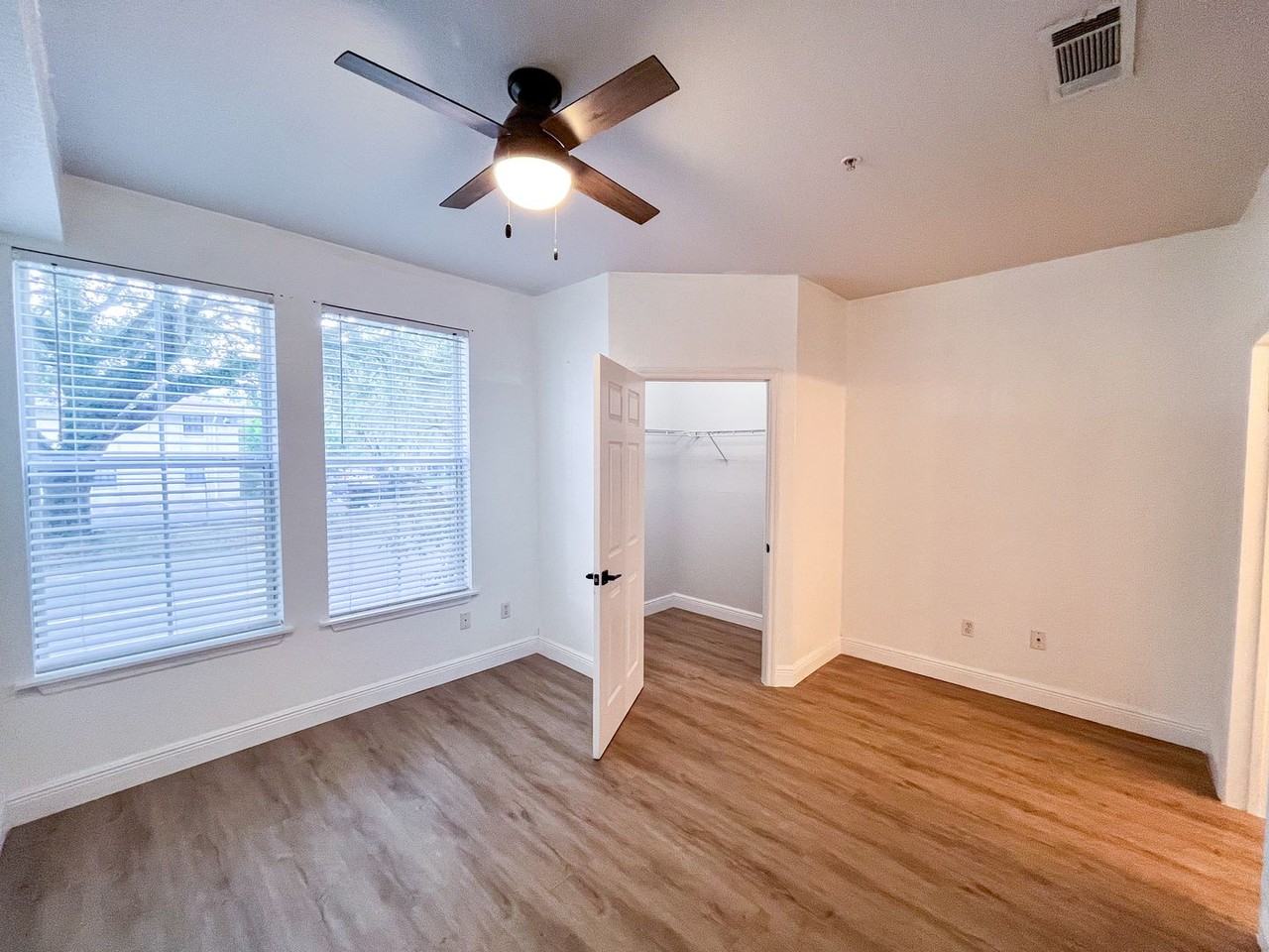 621 Sw 10th St - Photo 7 of 12